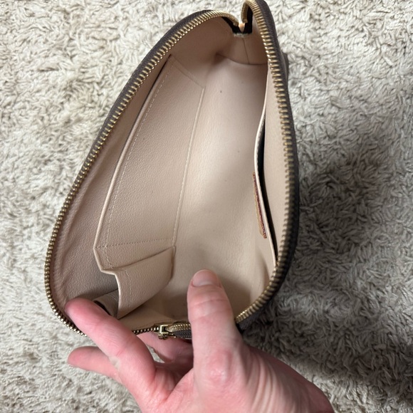 Louis Vuitton cosmetic pouch - Picture 4 of 8